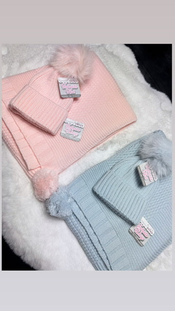 Babys Ribbed Winter Hats & Matching Blankets