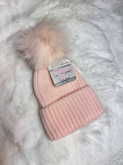 Babys Ribbed Winter Hats & Matching Blankets