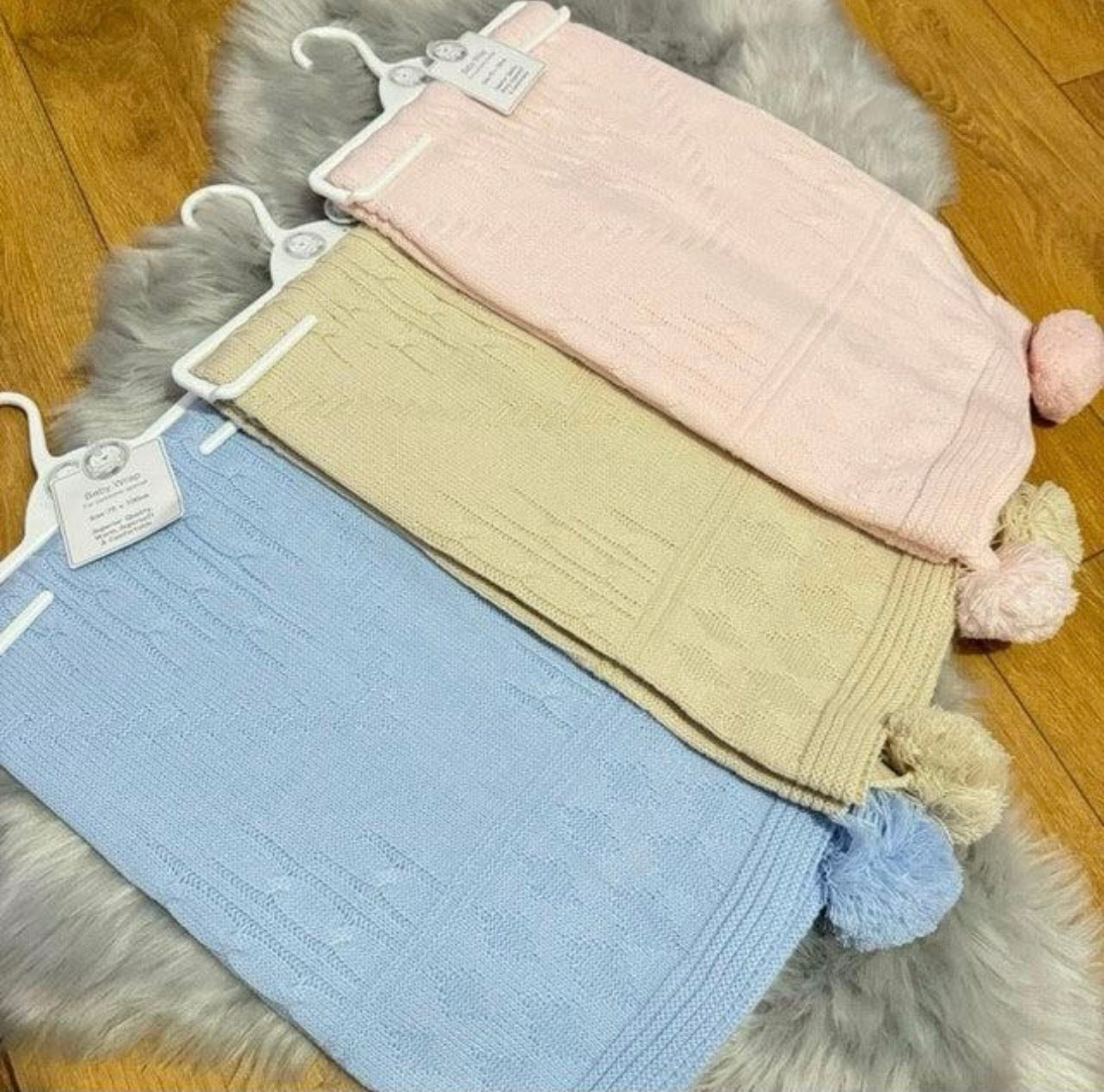 Babys' Beige Pom Pom Blanket